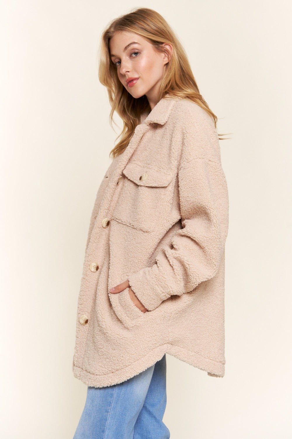 And The Why Teddy Sherpa Button Down Curved Hem Shacket - Jacket - Natural - Bella Bourget