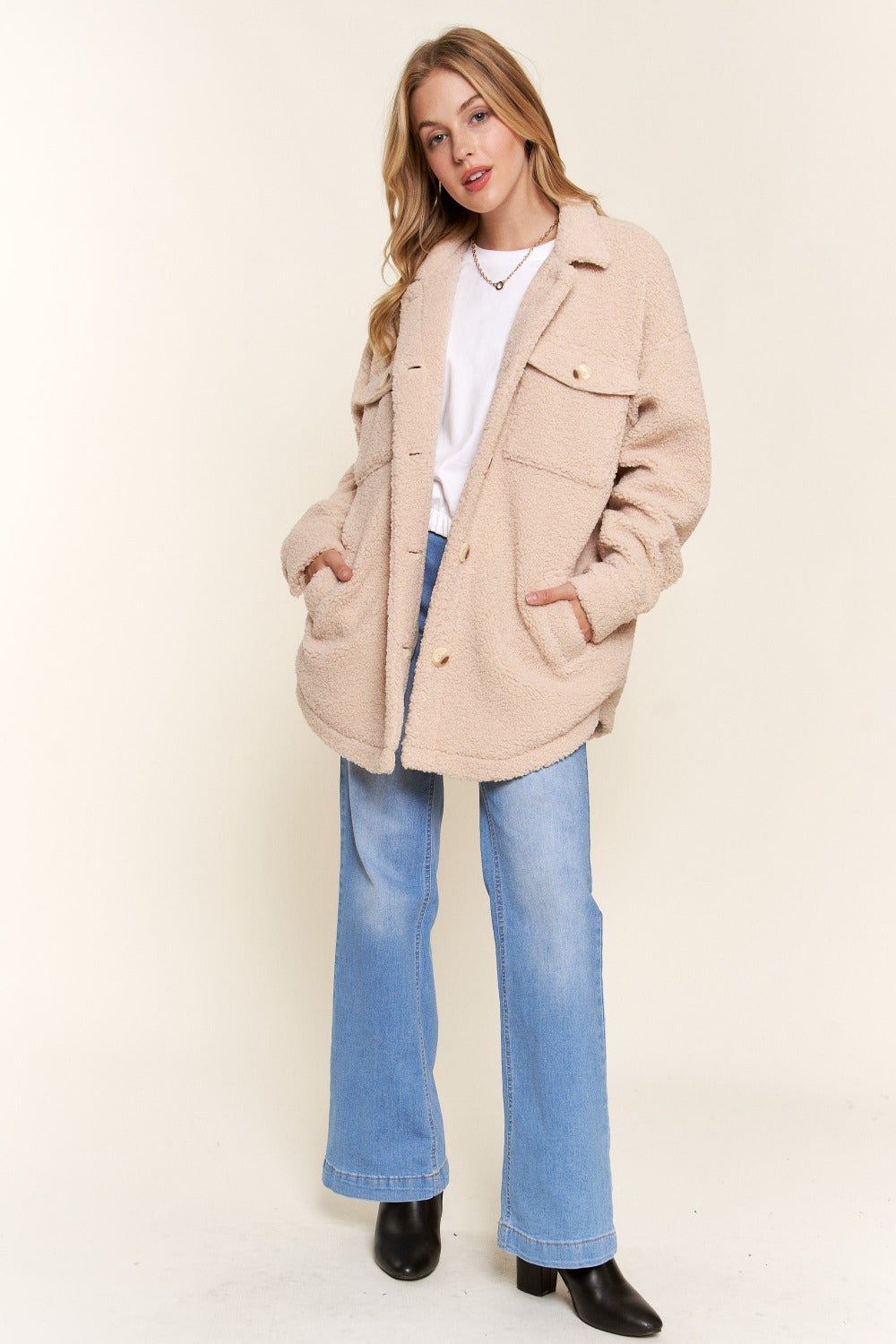 And The Why Teddy Sherpa Button Down Curved Hem Shacket - Jacket - Natural - Bella Bourget