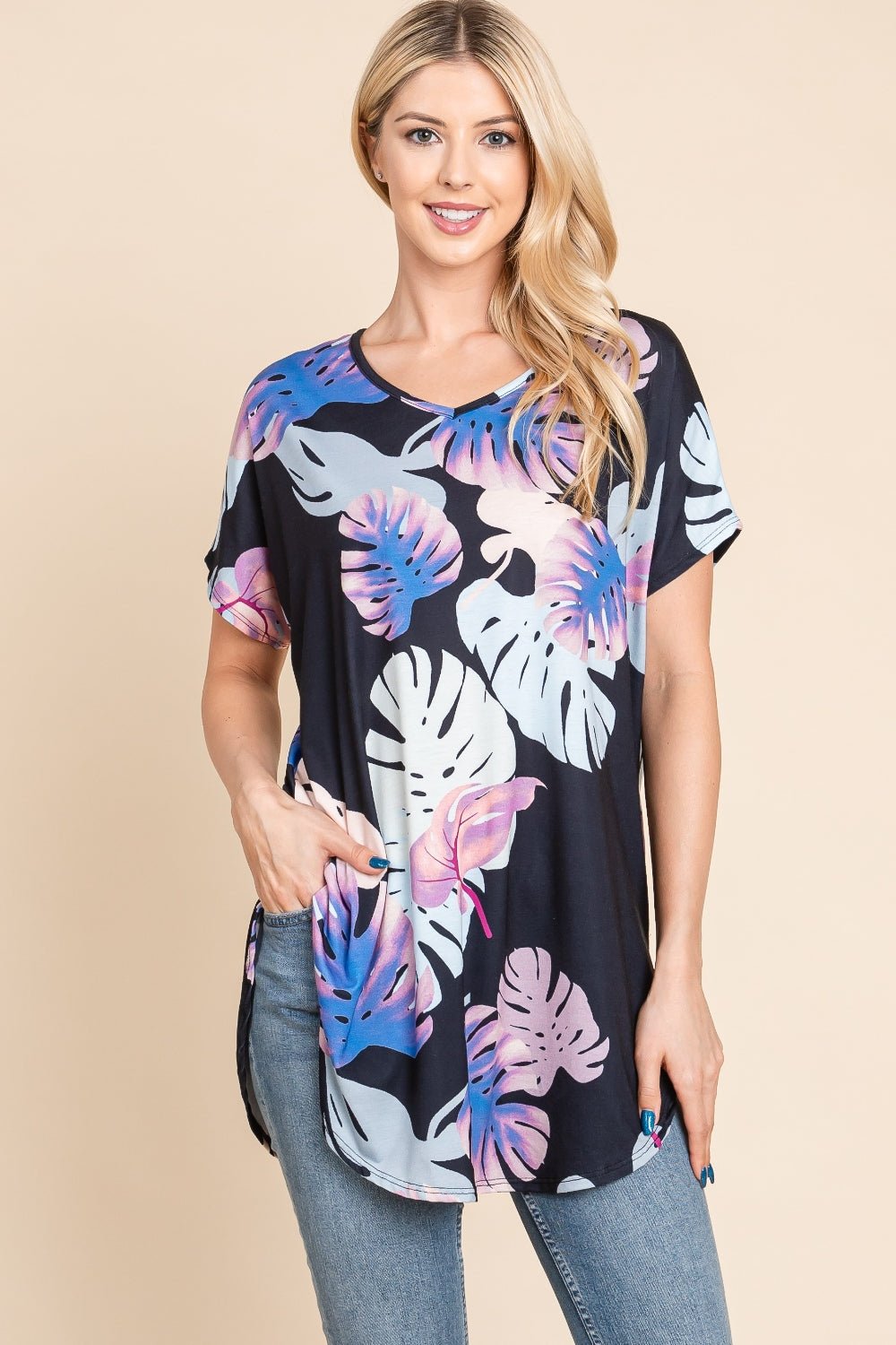 BOMBOM Printed Round Neck Short Sleeve T - Shirt - Top - Black - Bella Bourget