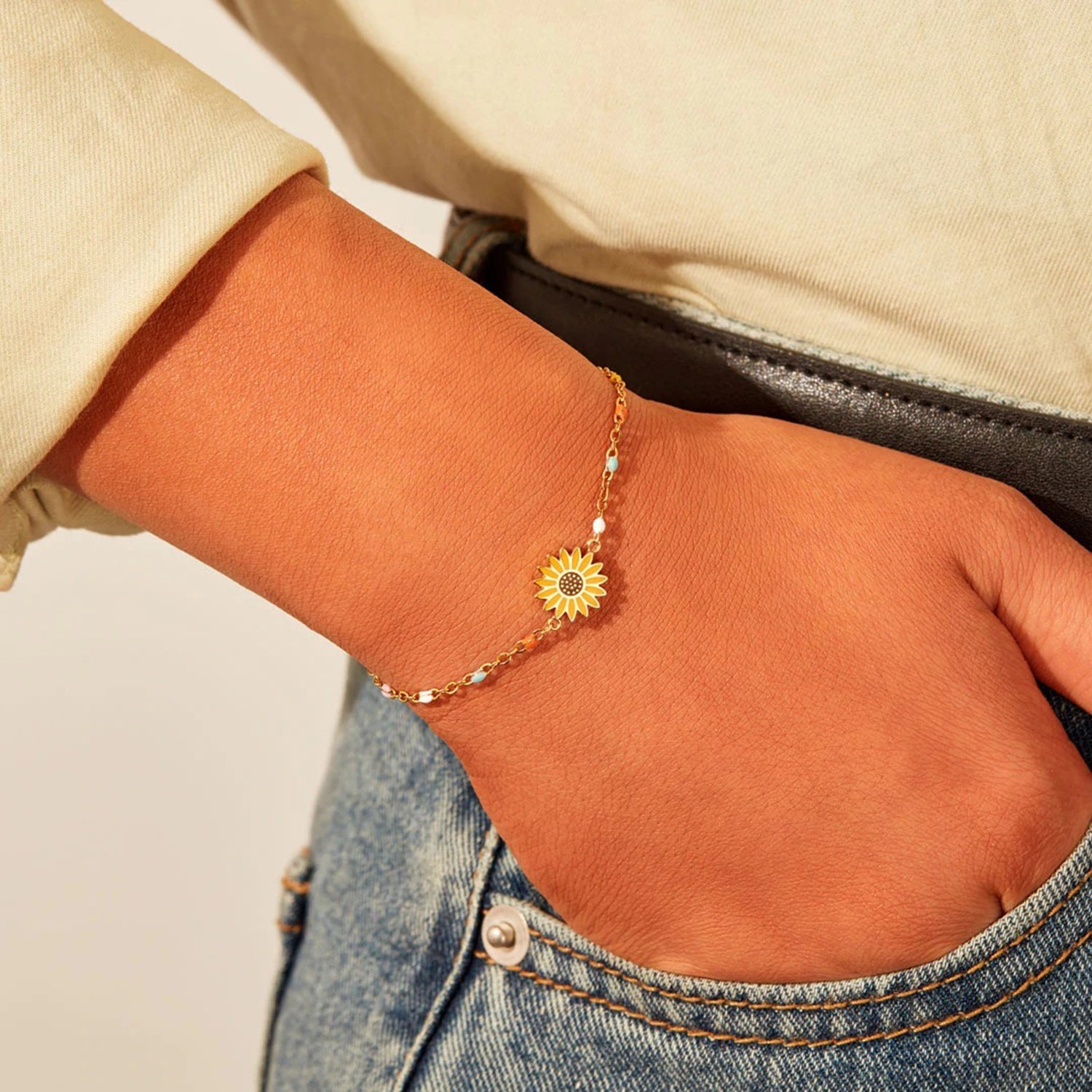 Dainty Sunflower Charm Bracelet - Bracelets - Gold - Bella Bourget