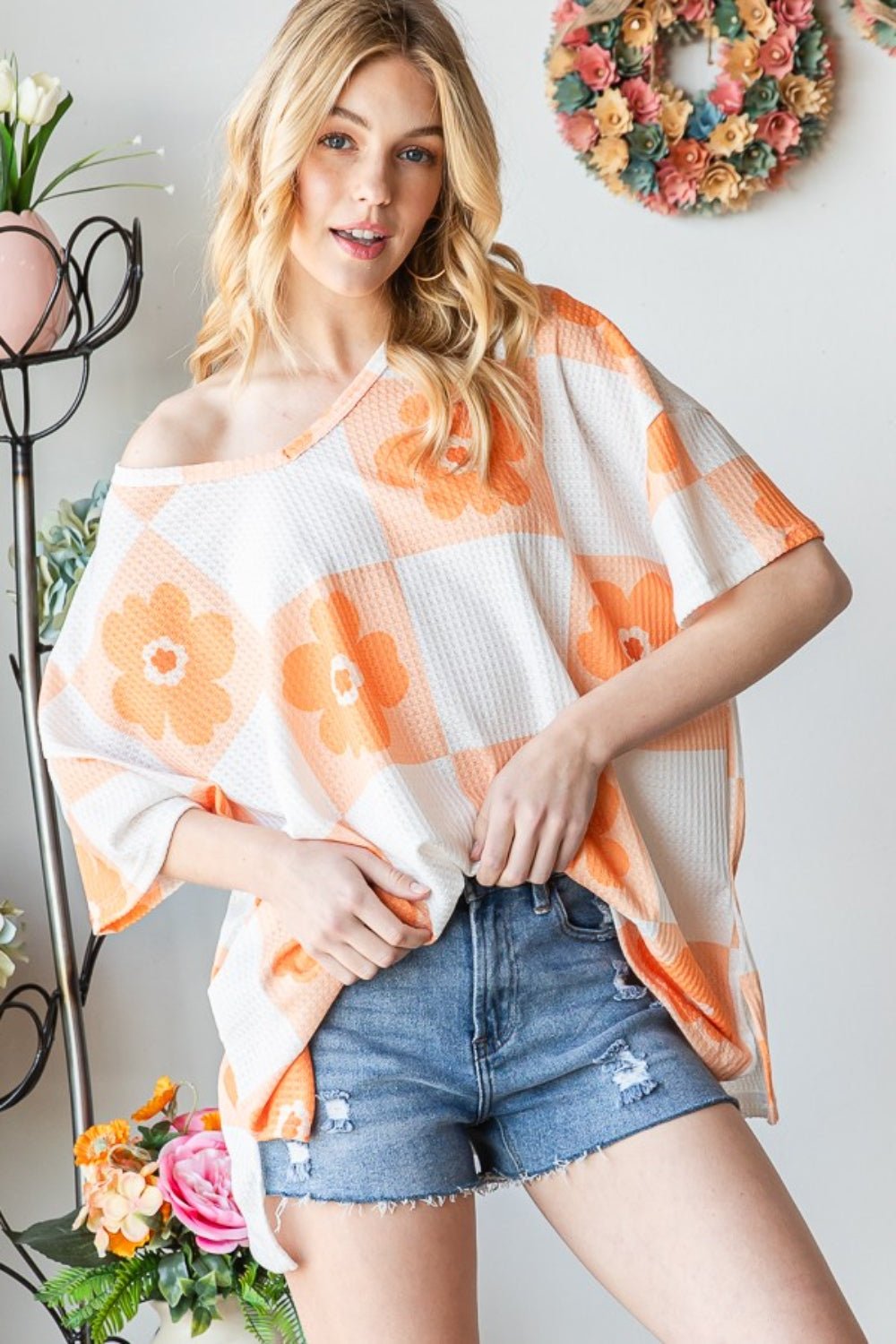 HOPELY Contrast Checkered Floral V - Neck T - Shirt - Top - Neon Orange - Bella Bourget