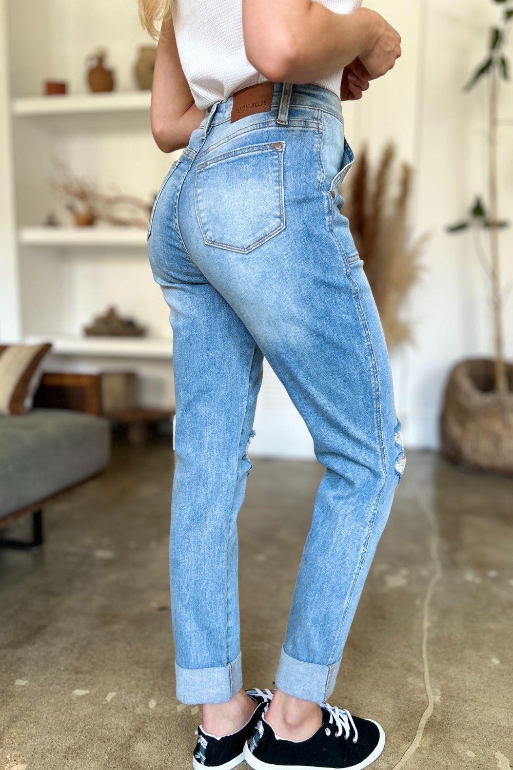 Judy Blue Full Size Distressed Straight Jeans with Patch Pockets - Jeans - Medium - Bella Bourget