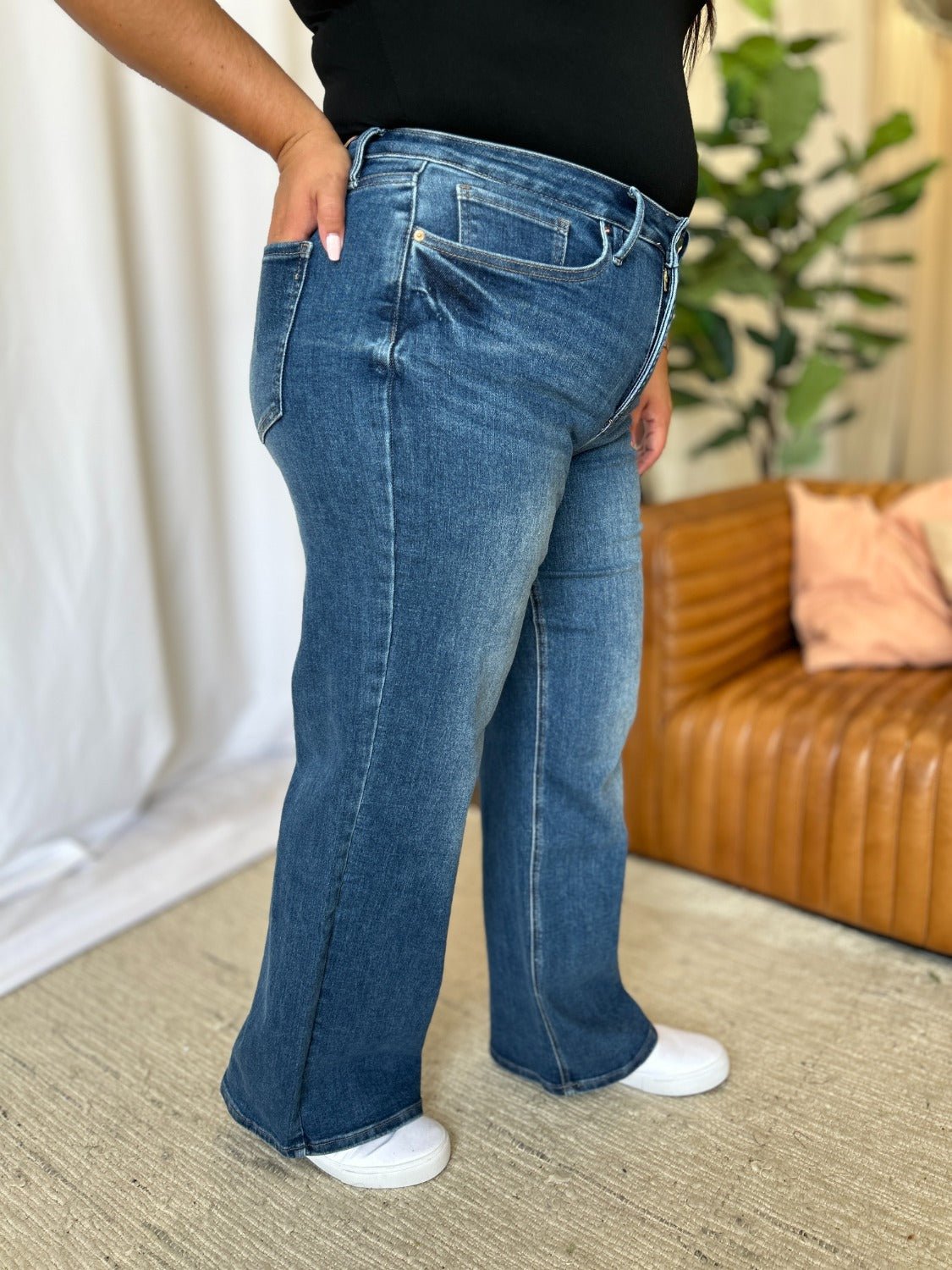 RFM Full Size High Rise Tummy Control Wide Leg Jeans - Jeans - Medium - Bella Bourget