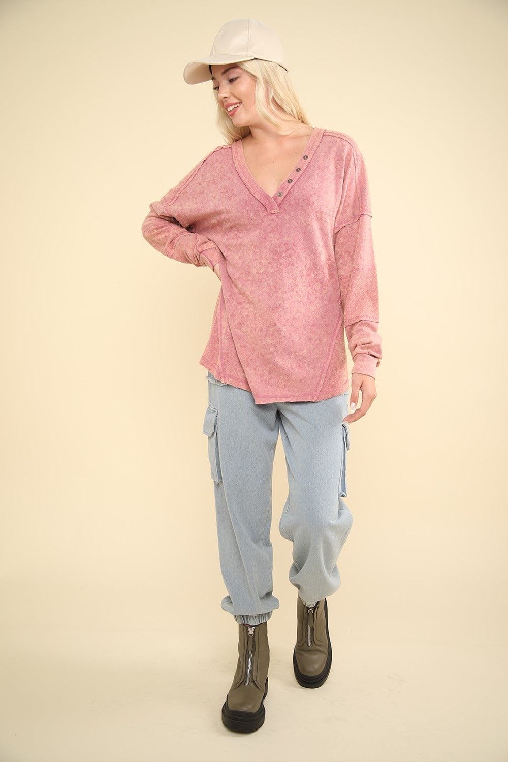 VERY J Washed V - Neck Exposed Seam Knit Top - Sweatshirt - Mauve - Bella Bourget