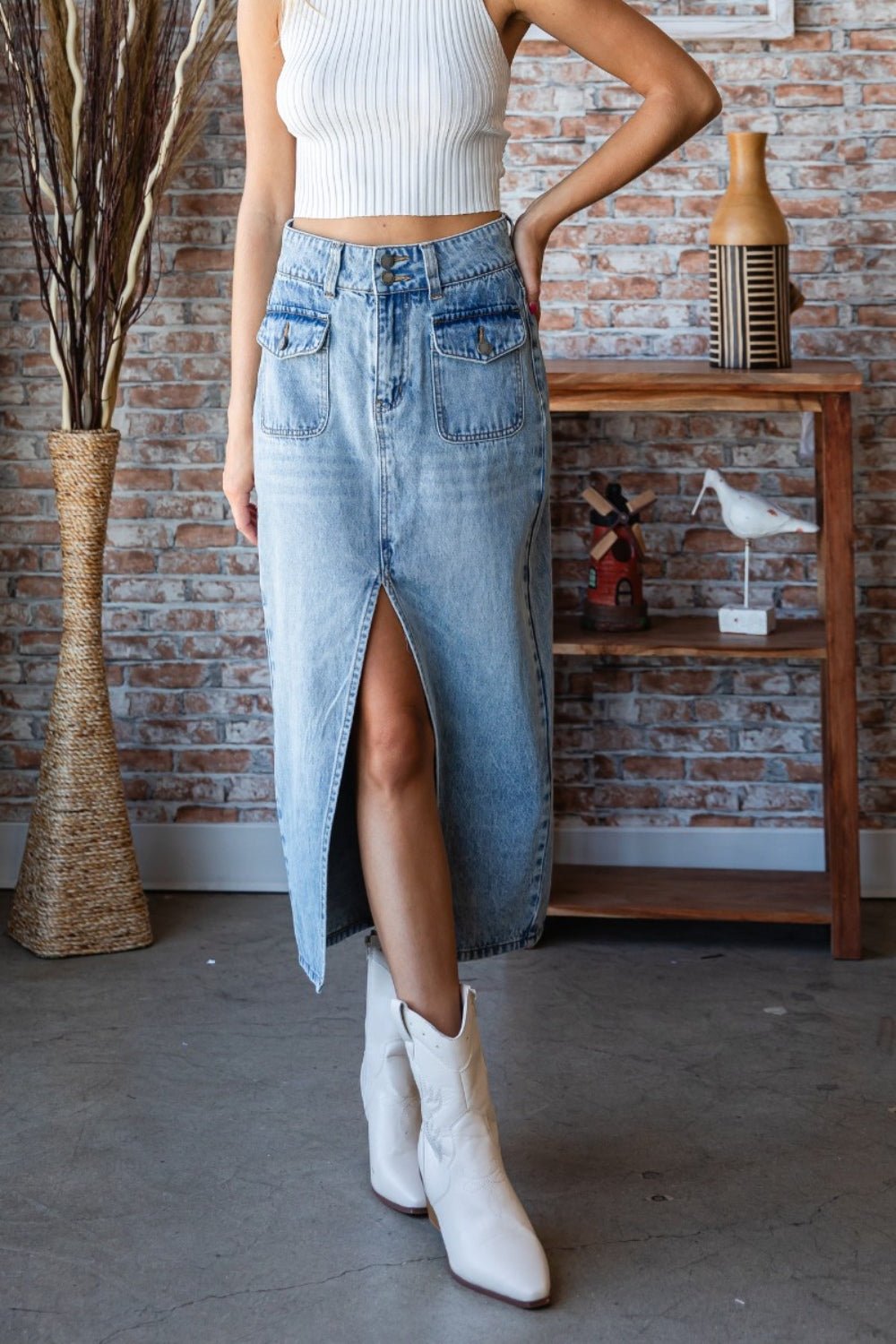 Veveret Slit Mid Rise Waist Denim Skirt - Skirt - MEDDENIM - Bella Bourget