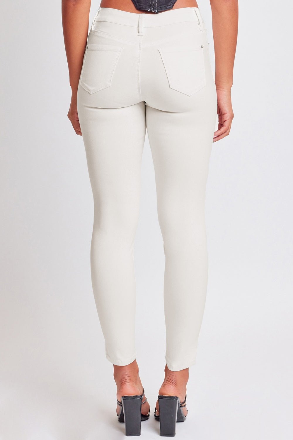 YMI Jeanswear Hyperstretch Mid - Rise Skinny Jeans - jeans - Vanilla Cream - Bella Bourget