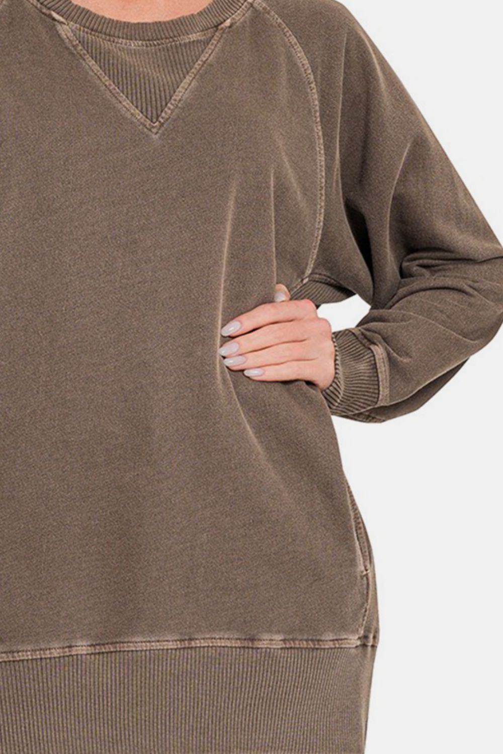 Zenana Round Neck Long Sleeve Sweatshirt - Sweatshirt - Brown - Bella Bourget