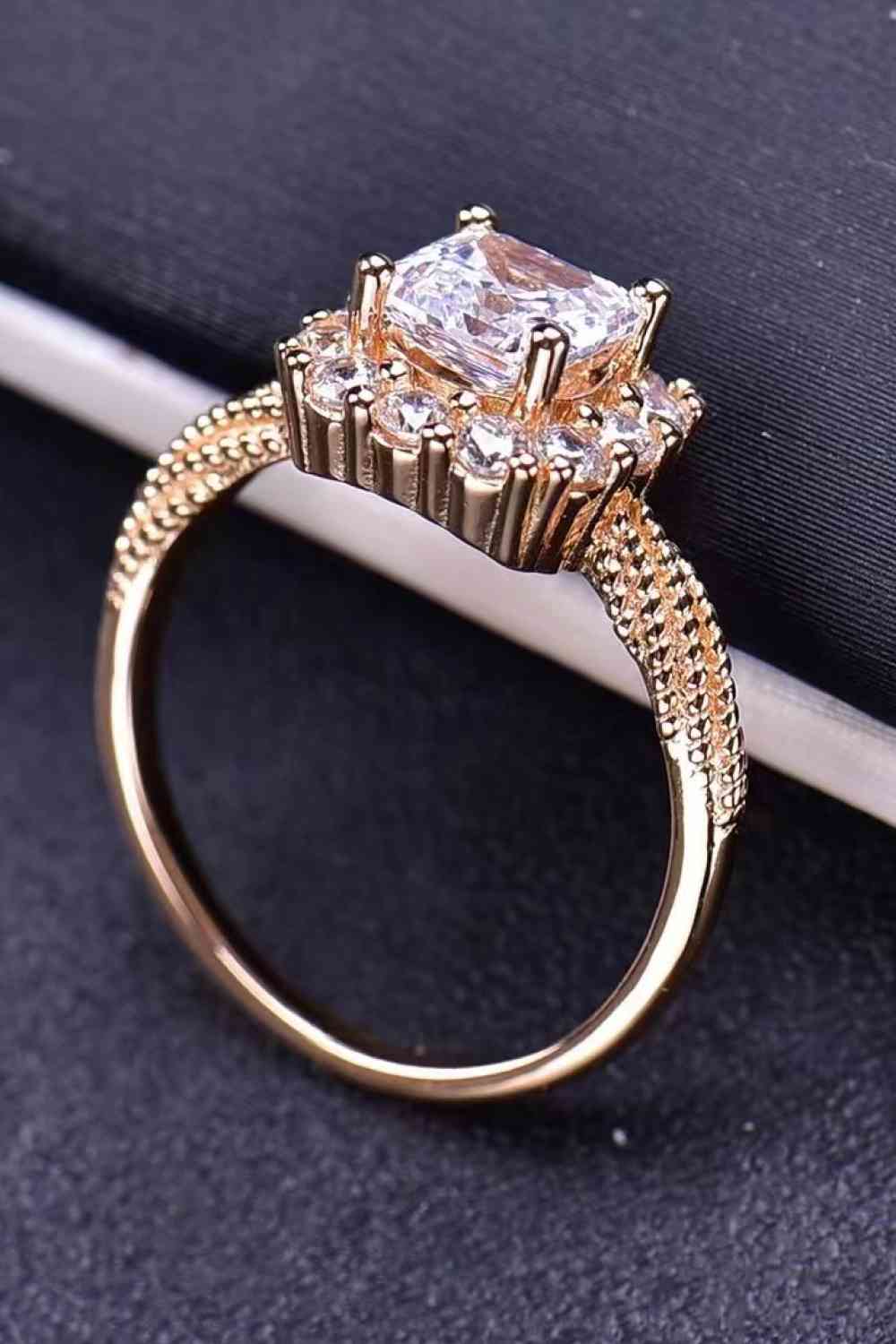 1 Carat Moissanite Twisted Ring - Ring - Gold - Bella Bourget