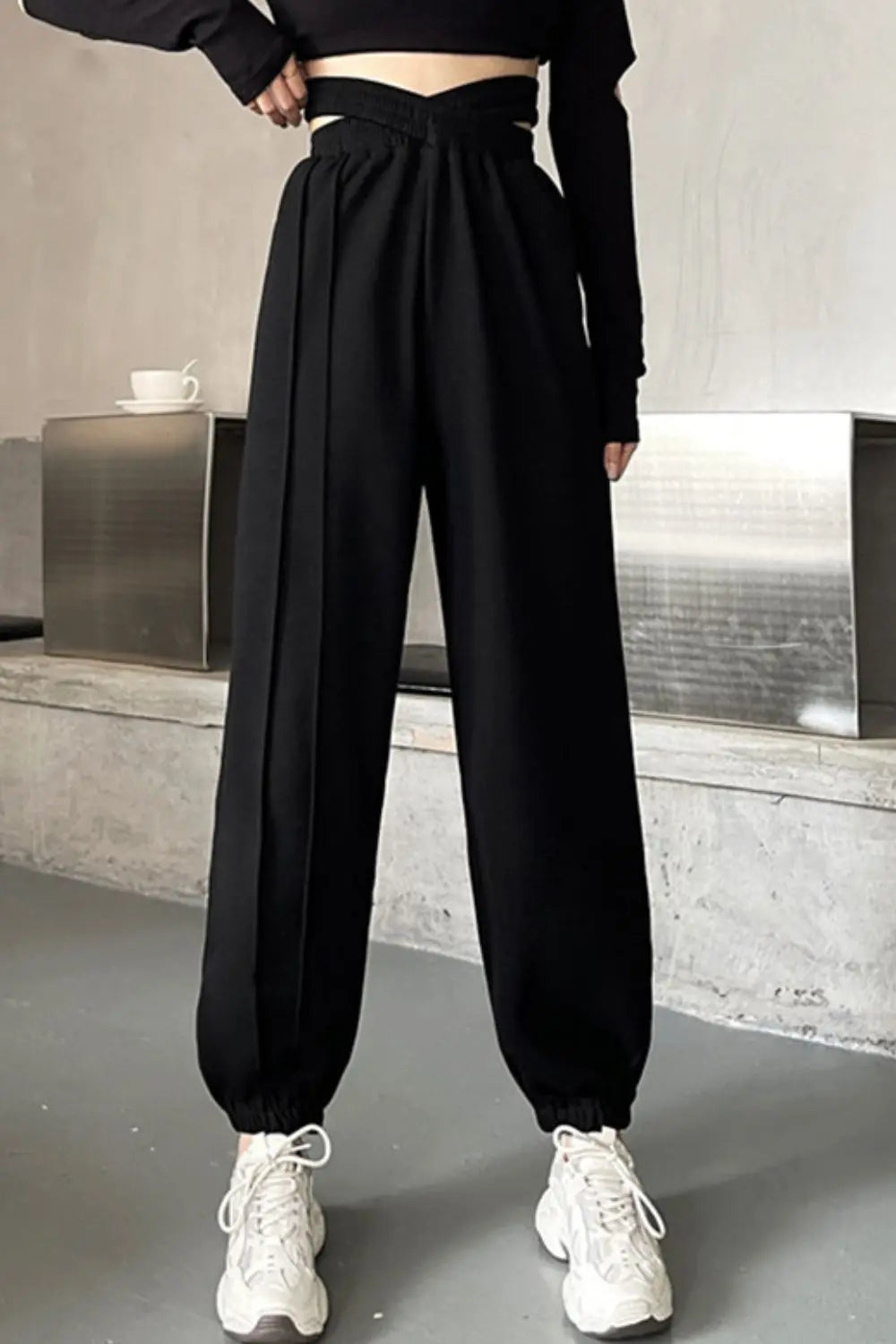 Crisscross Long Sweatpants - Sweatpants - Black - Bella Bourget