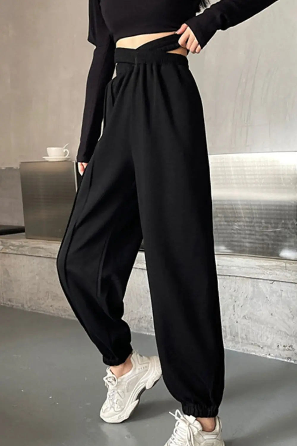 Crisscross Long Sweatpants - Sweatpants - Black - Bella Bourget