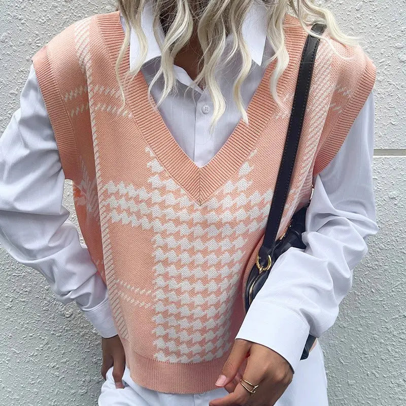 Houndstooth V - Neck Sweater Vest - Vest - Peach - Bella Bourget