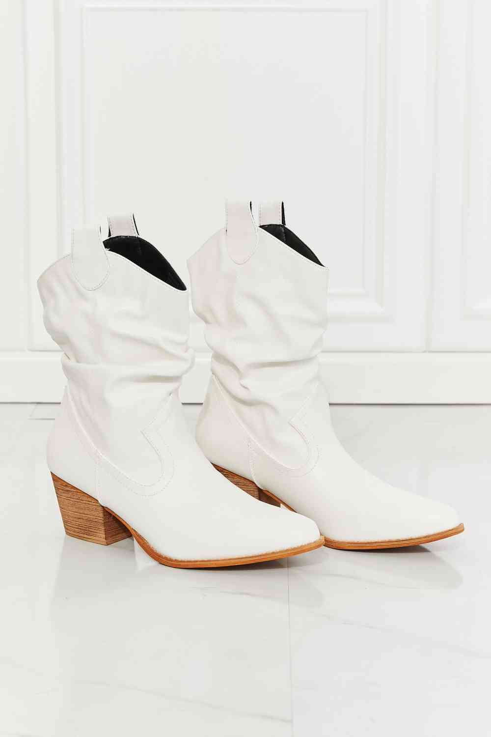 MMShoes Better in Texas Scrunch Cowboy Boots in White - shoes - White - Bella Bourget