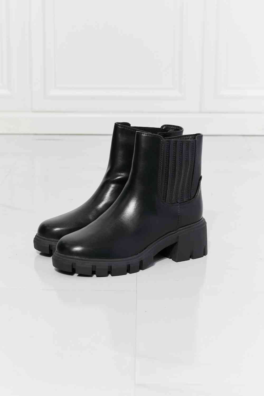 MMShoes What It Takes Lug Sole Chelsea Boots in Black - shoes - Black - Bella Bourget