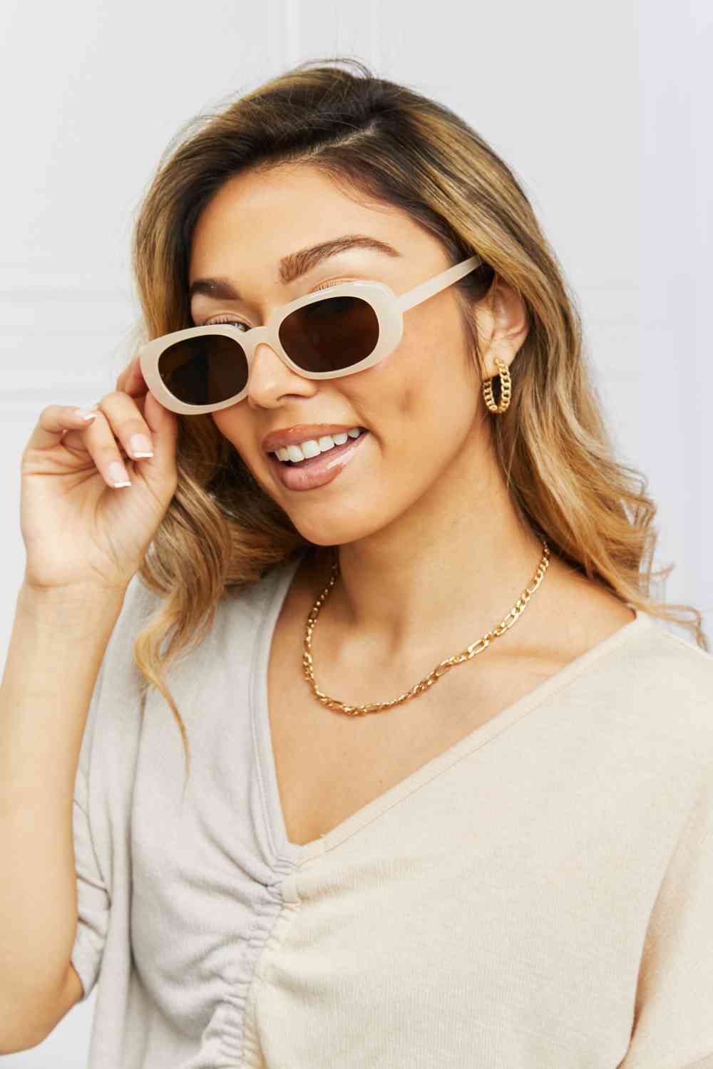 Oval Full Rim Sunglasses - sunglasses - Cream - Bella Bourget