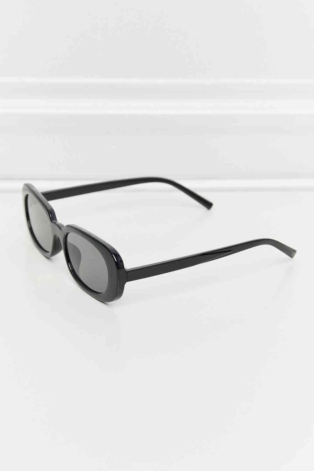 Oval Full Rim Sunglasses - sunglasses - Black - Bella Bourget