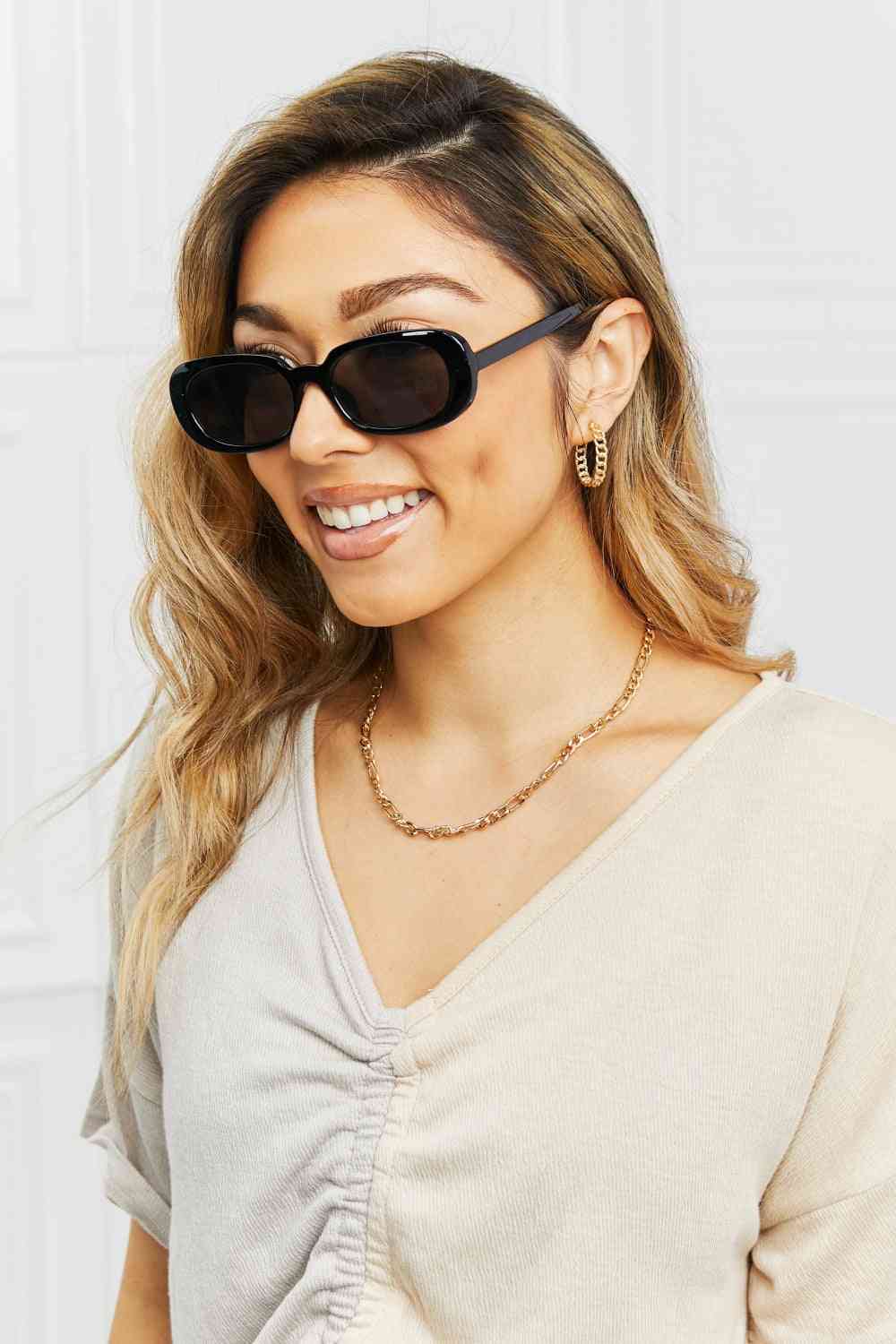 Oval Full Rim Sunglasses - sunglasses - Black - Bella Bourget