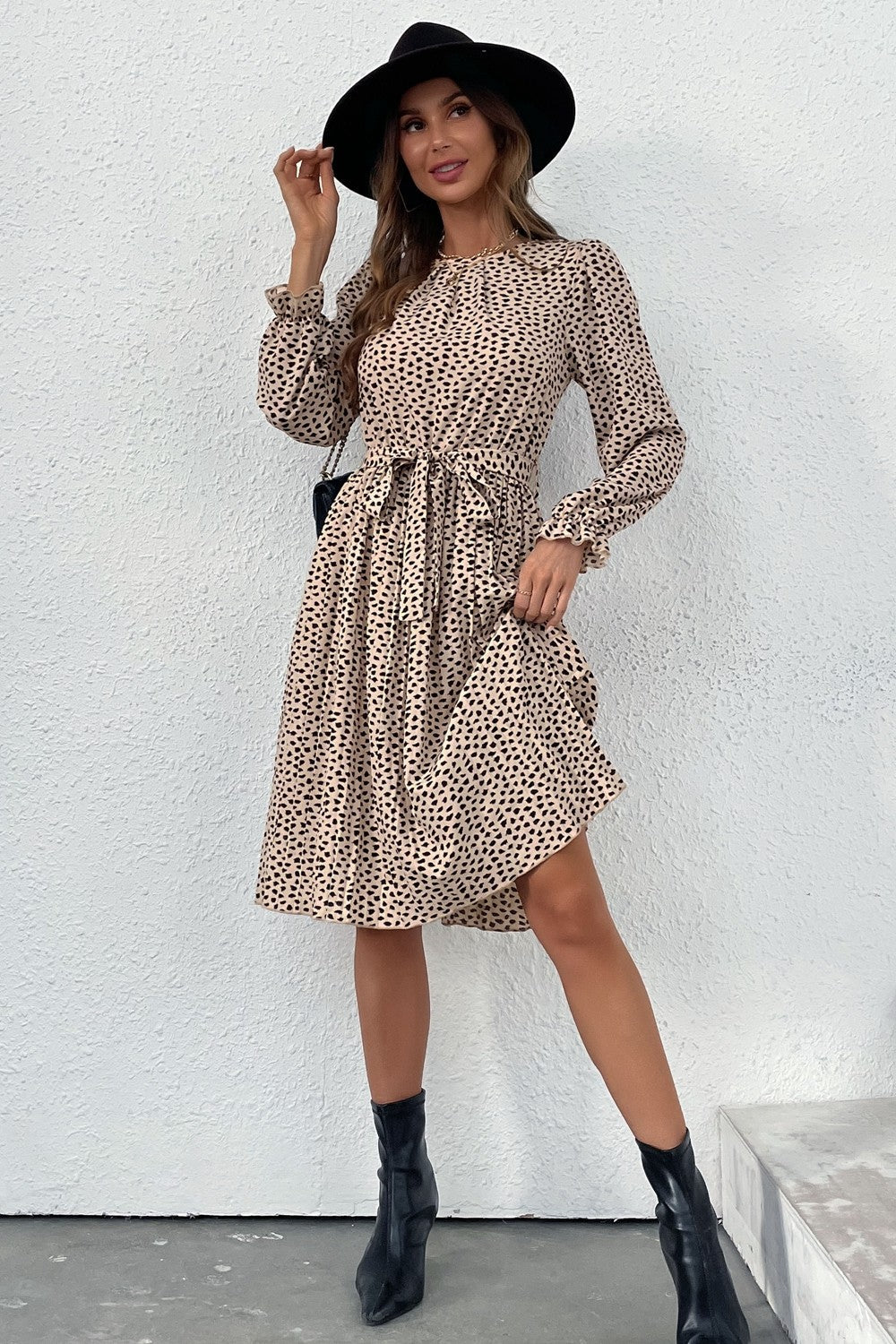 Printed Round Neck Belted Pleated Dress - Dress - Beige - Bella Bourget