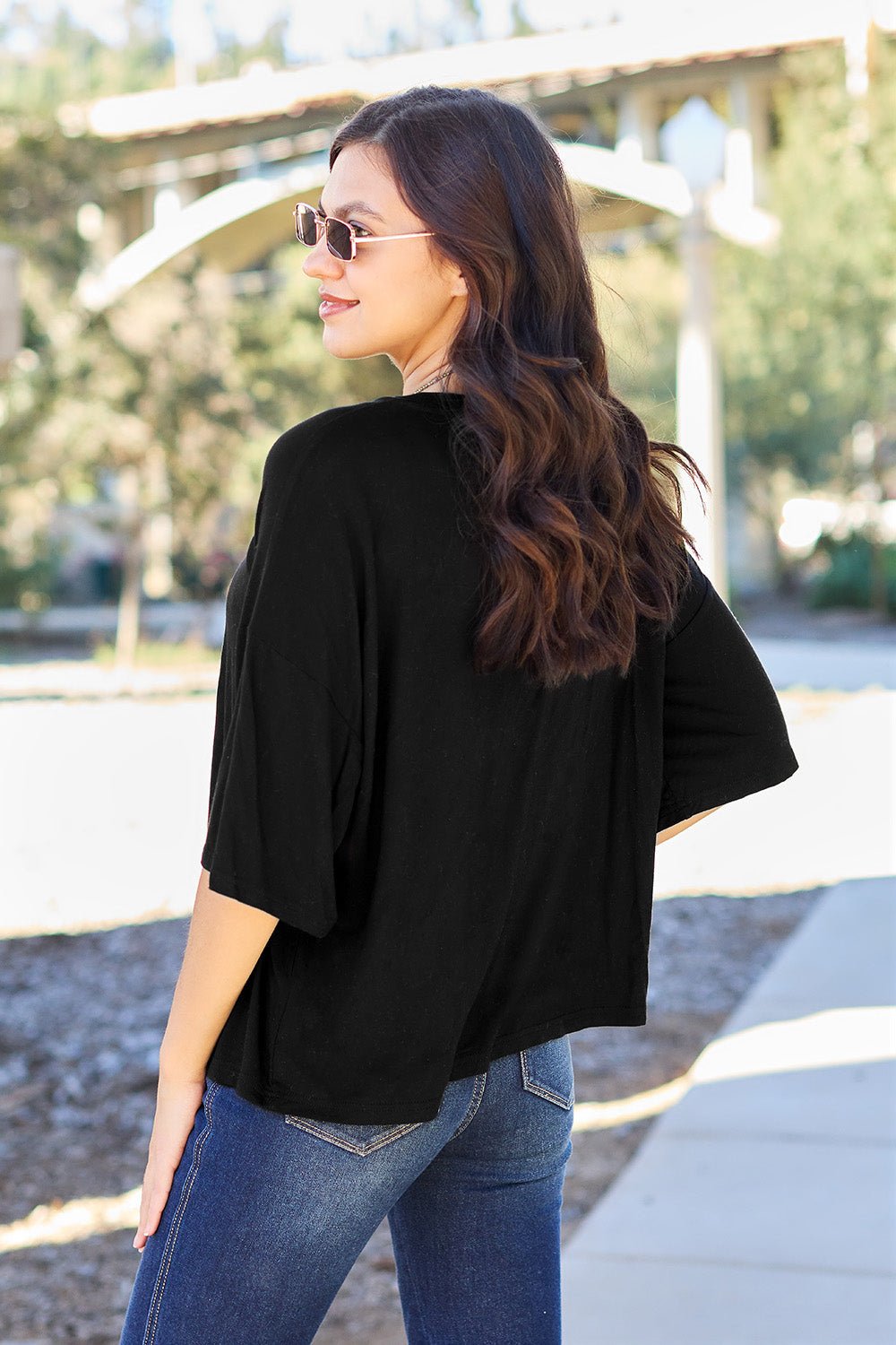 Round Neck Drop Shoulder T - Shirt - Shirt - Black - Bella Bourget