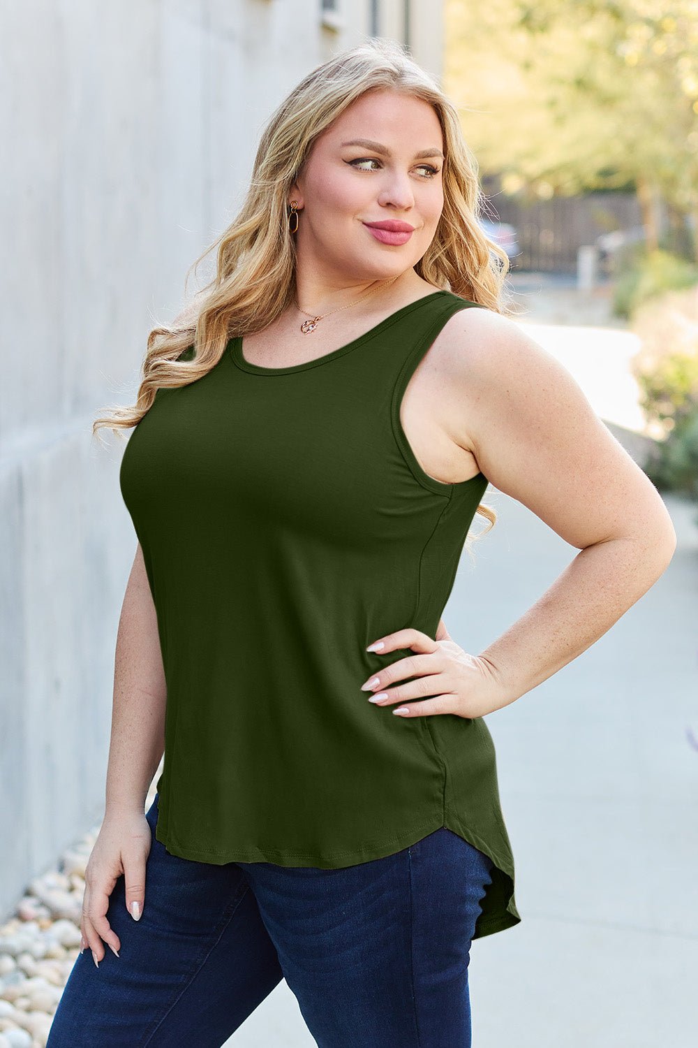 Round Neck Tank - Tank Top - Army Green - Bella Bourget