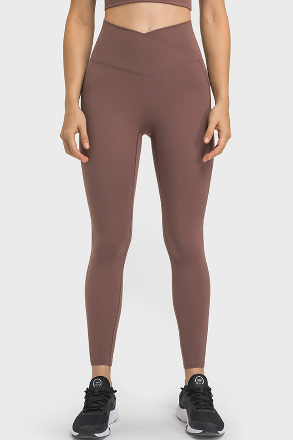 V - Waist Leggings with Pockets - Leggings - Brown - Bella Bourget